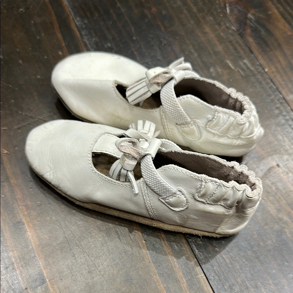 Robeez Cream Baby Walker Leather Shoes